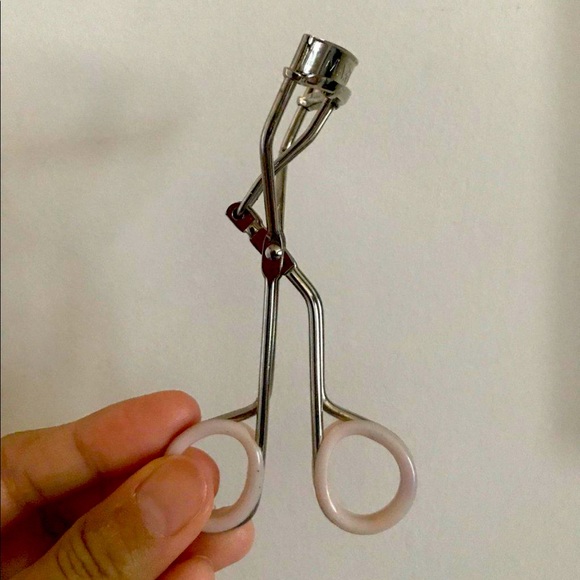 Mary Kay Eyelash Curler - Silver/pale pink - Picture 1 of 4